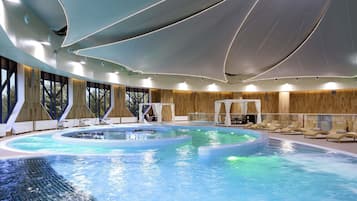 Espace de soins pour les couples, sauna, bain Ă remous, hammam