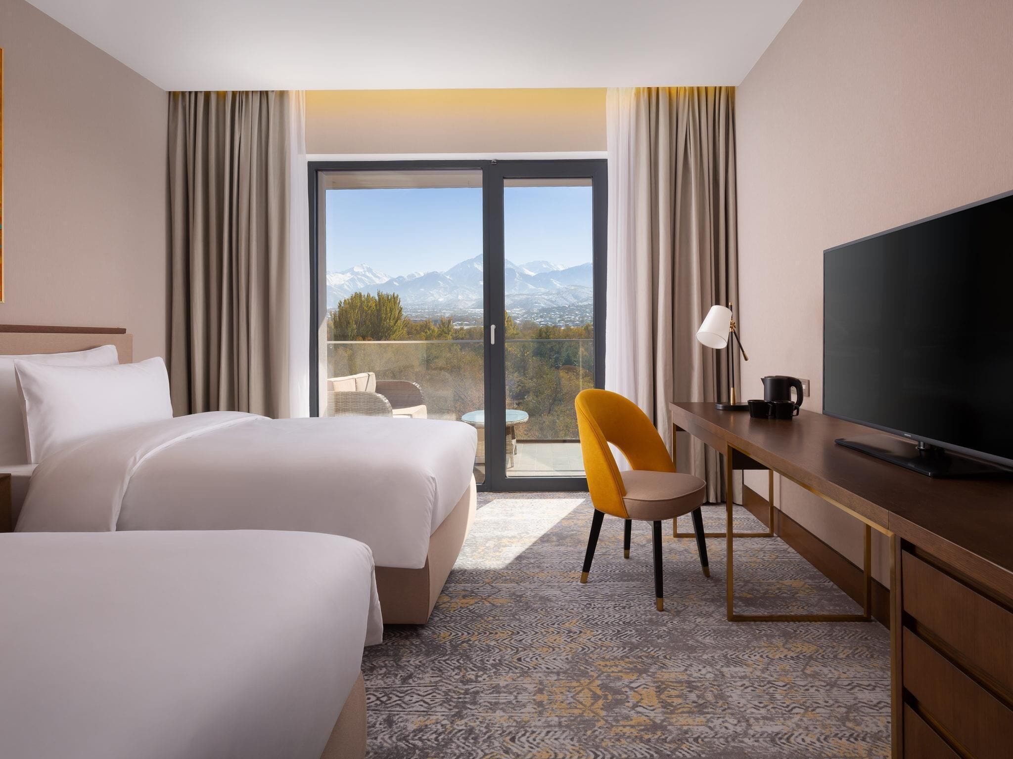 Premium bedding, minibar, in-room safe, desk