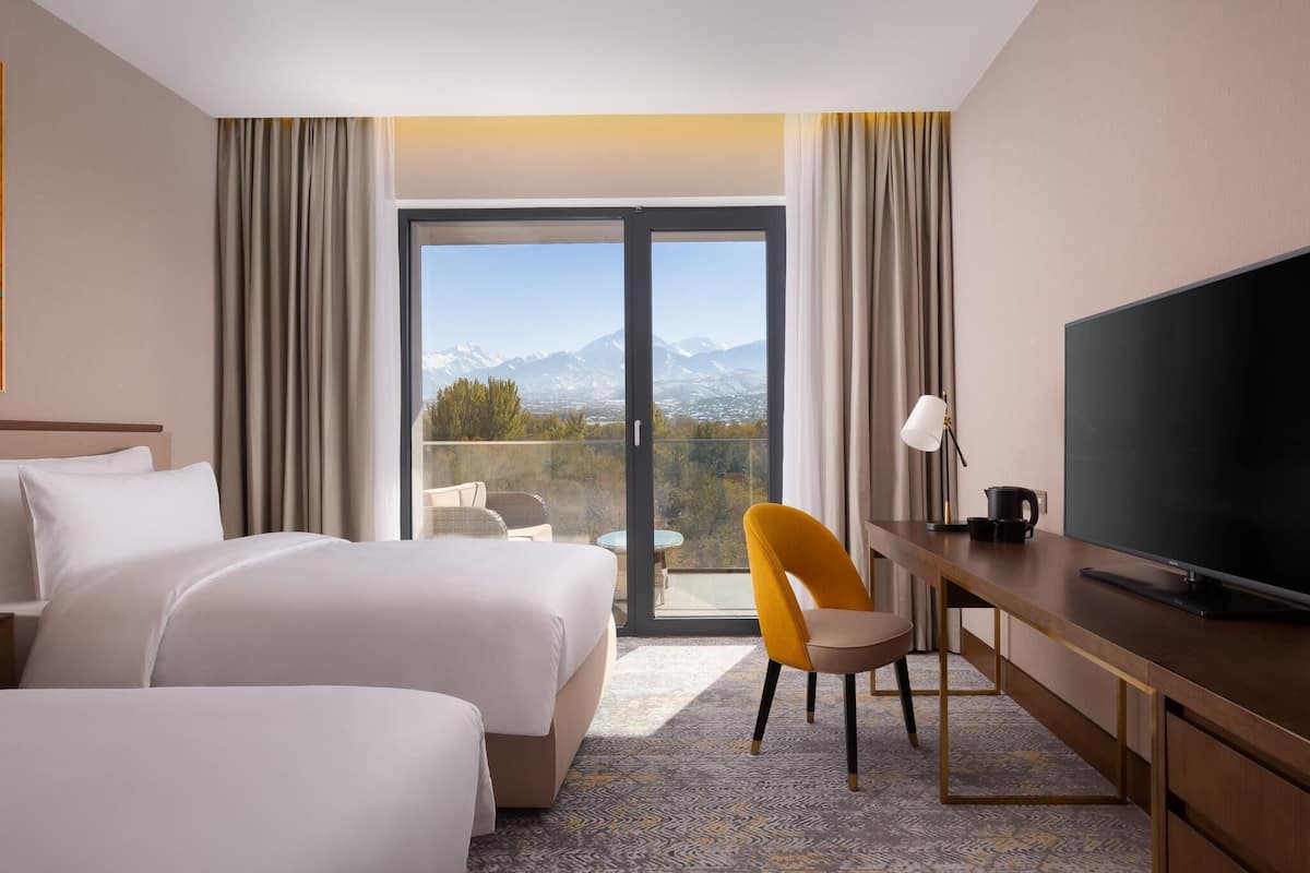 Premium bedding, minibar, in-room safe, desk