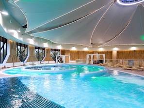 Indoor pool, 4 outdoor pools, pool loungers - Swissôtel Wellness Resort Alatau Almaty (Almaty)