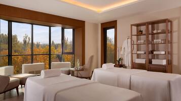 Espace de soins pour les couples, sauna, bain Ă remous, hammam