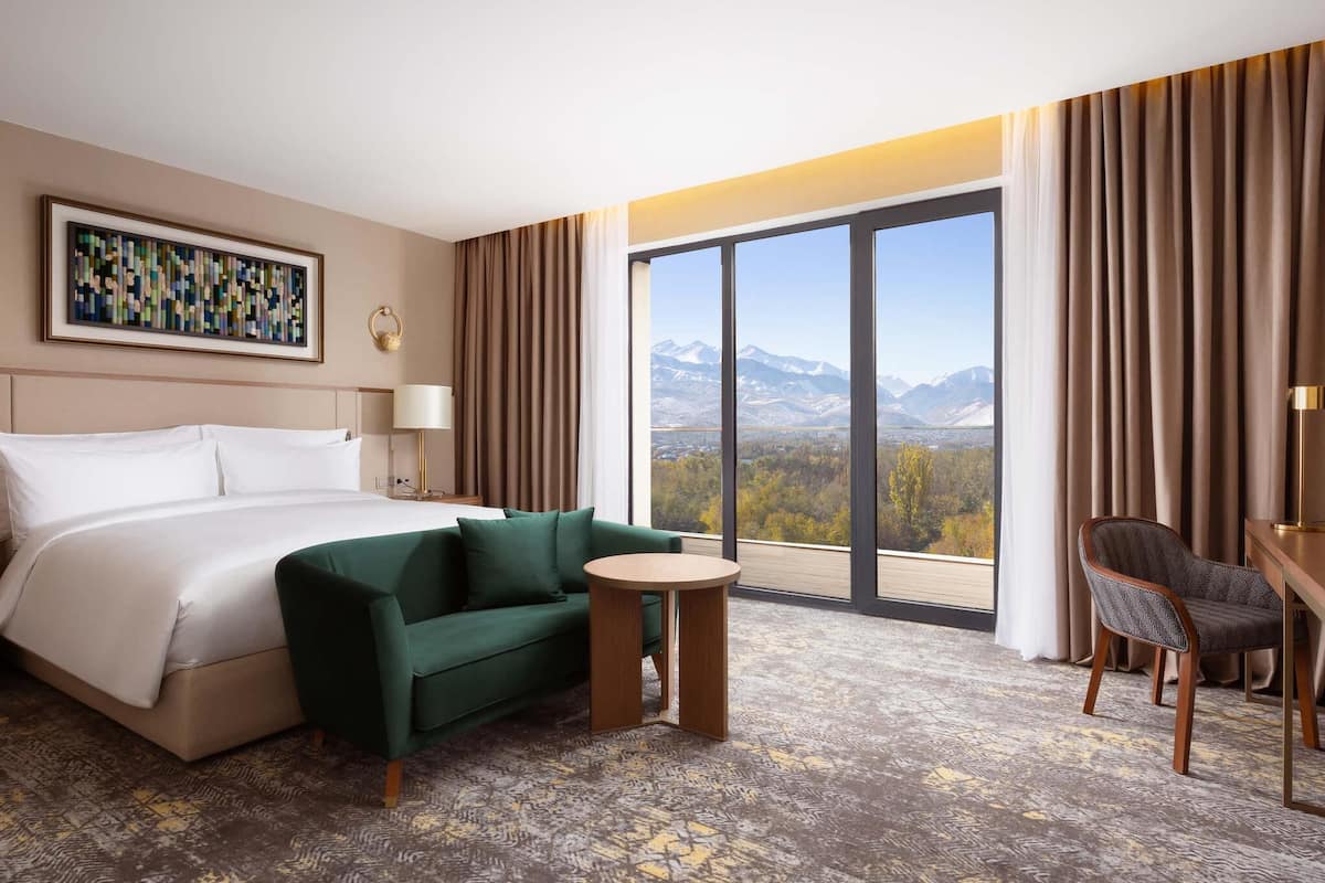 Grand Suite, 1 King Bed, Mountain View (Panoramic) | Premium bedding, minibar, in-room safe, desk