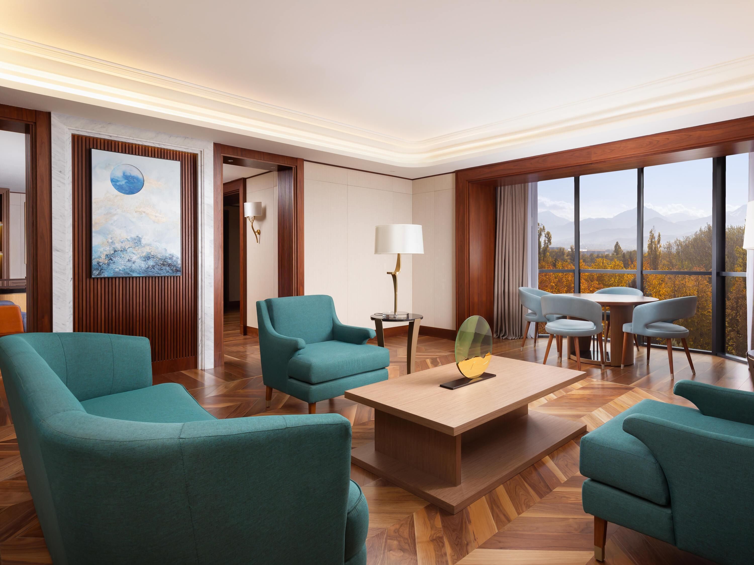 Suite presidencial, 1 cama de matrimonio grande | Ropa de cama de alta calidad, minibar, caja fuerte y escritorio