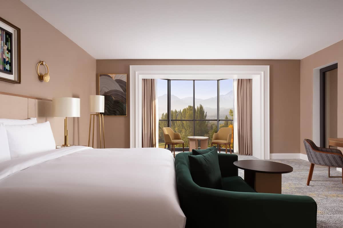 Junior Suite, 1 King Bed, Mountain View (Panoramic) | Premium bedding, minibar, in-room safe, desk