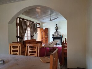 Tabla de planchar con plancha y wifi gratis 