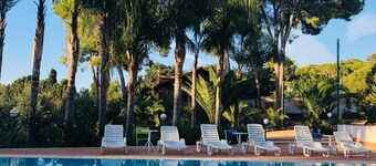 Villa Rosemary - Open Space wooden chalet with pool, near Stagnone