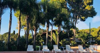 Villa Rosemary - Open Space wooden chalet with pool, near Stagnone