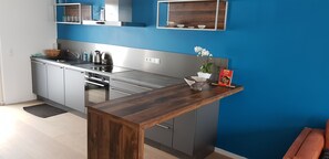 Kühlschrank, Ofen, Herdplatte, Geschirrspüler