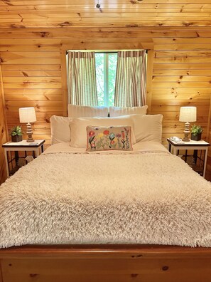 1 bedroom, iron/ironing board, free WiFi, bed sheets - Mountain Studio (Elizabethton)