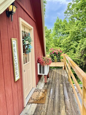 Exterior detail - Mountain Studio (Elizabethton)
