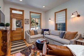 TV, fireplace, offices