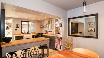 Cottage | Cucina privata | Frigorifero, lavastoviglie, pentole/stoviglie/utensili