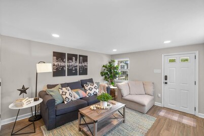 * Lovely Gem w/ Perfect Combo of Flair & Class *