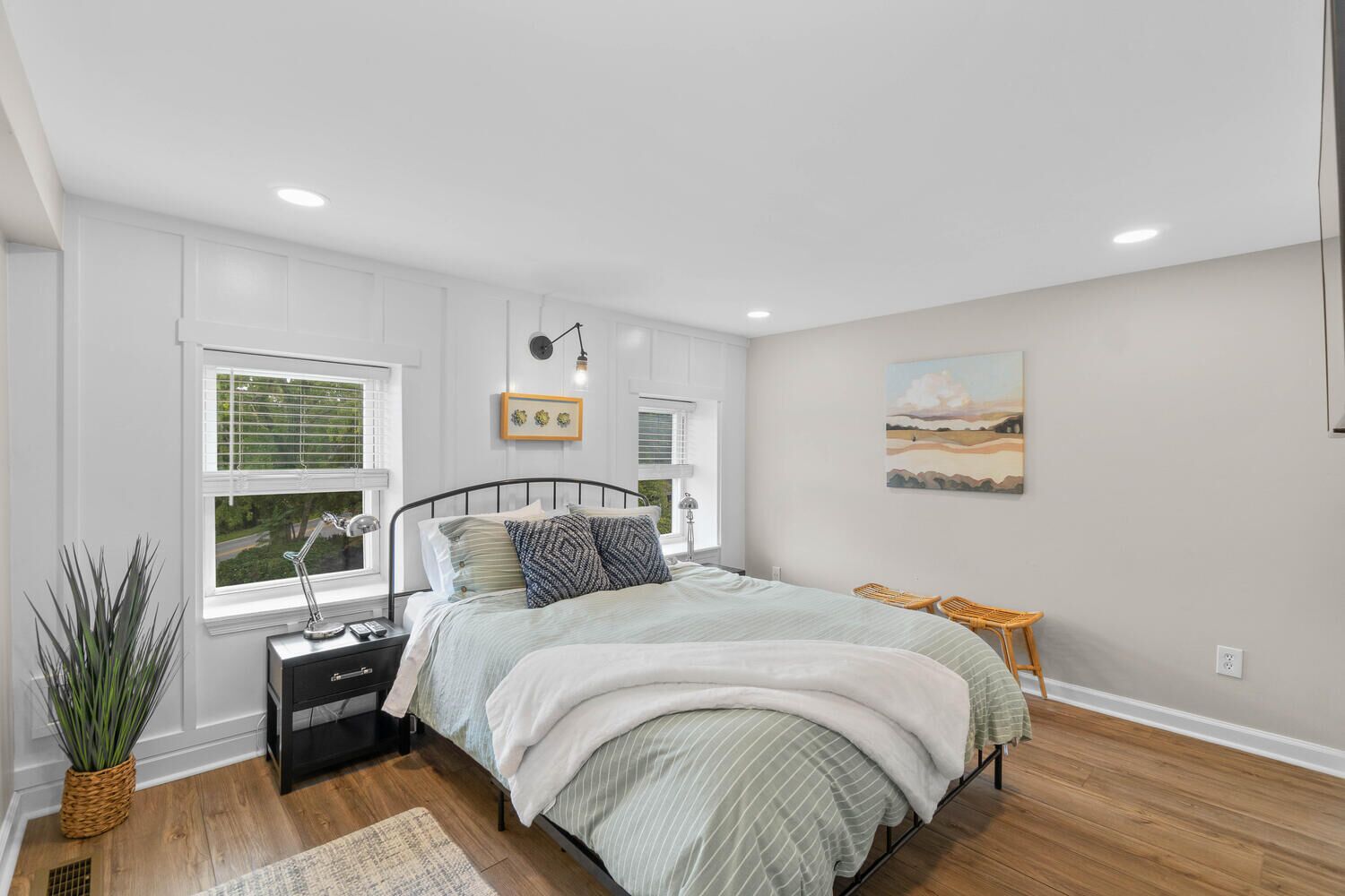 2 slaapkamers, een strijkplank/strijkijzer, gratis wifi, beddengoed