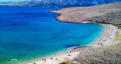 Cosy Apartment Near the Beach in Zubovici, Croatia
