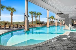 Indoor pool - Oceanfront 3-bedroom condo with a glass-paneled balcony | Bahama Sands - 602 (North Myrtle)