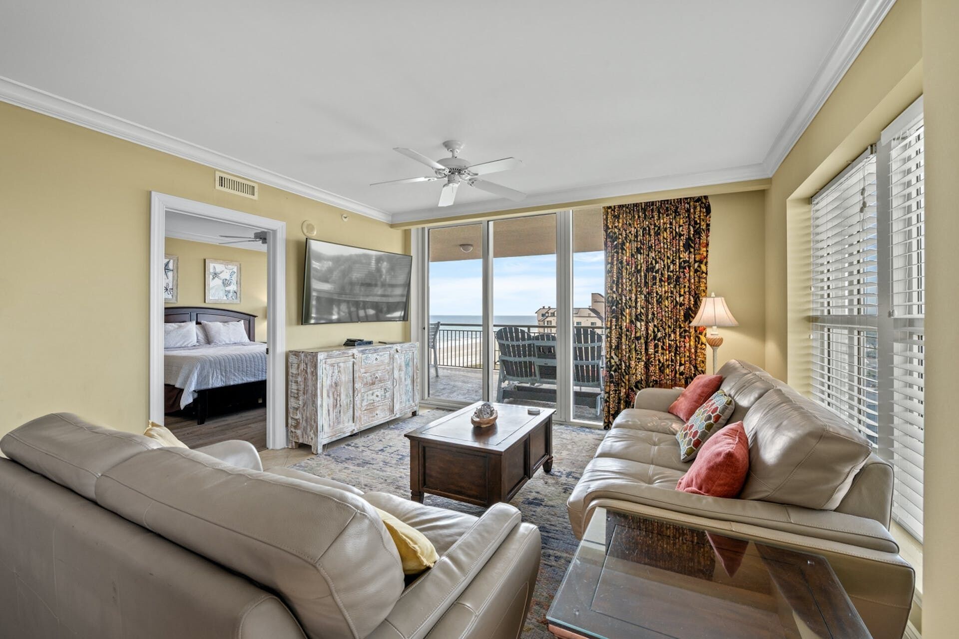Stylish ocean view condo with great amenities and spacious interiors | Mar Vista Grande - 1016