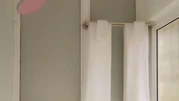 Estúdio executivo | Banheiro | Chuveiro, toalhas de banho