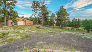 المنطقة المحيطة بالمنشأة