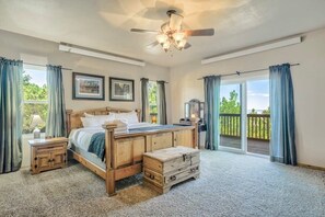 4 Schlafzimmer, Schreibtisch, Bügeleisen/Bügelbrett, WLAN