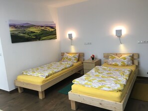 1 غرفة نوم ومكواة/لوح كي وواي فاي مجانًا وملاءات أسرّة