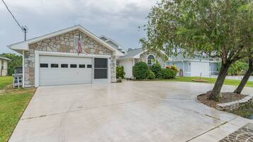 Nhà, 3 phòng ngủ | Bãi đậu xe