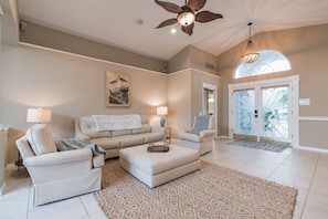 House, 3 Bedrooms | Living room | Smart TV, streaming services - Peaceful Waterfront Pool Home 3 Bedroom Home by RedAwning (Palm Coast)