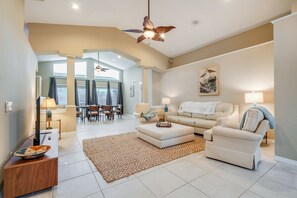 House, 3 Bedrooms | Living room