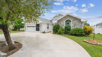 House, 3 Bedrooms | Exterior