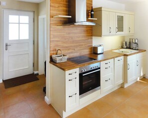 Kühlschrank, Ofen, Herdplatte, Geschirrspüler