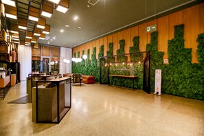 Reception - Hilton Garden Inn Rebouças (São Paulo)