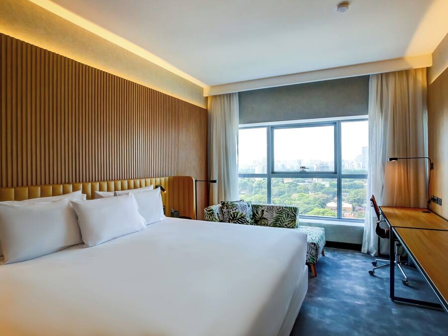 Luxury Room, 1 King Bed with city view | Biancheria da letto di alta qualità, materassi a doppio strato, minibar