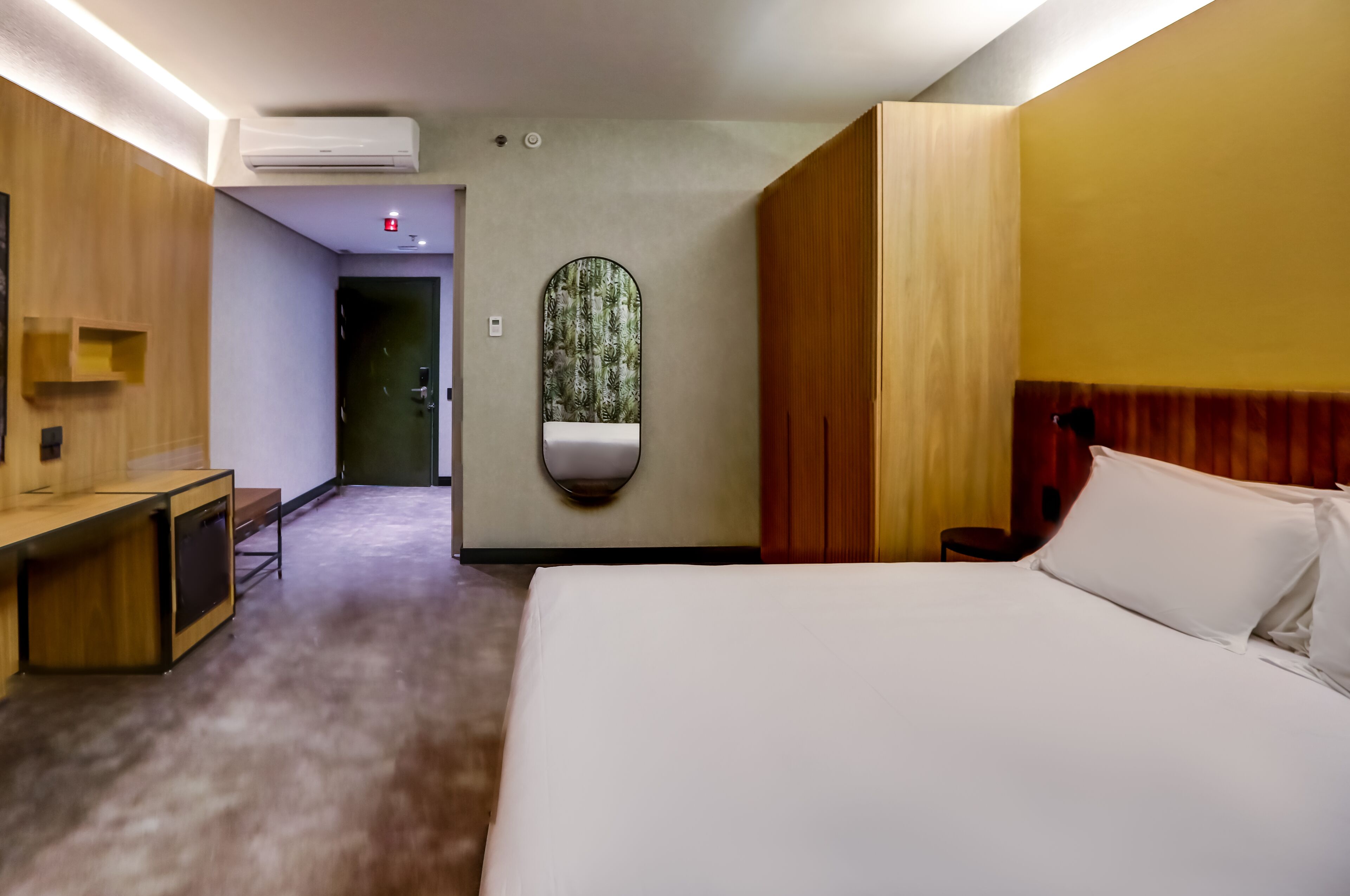 Luxe beddengoed, pillowtop-bedden, een minibar, een kluis op de kamer