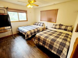 2 bedrooms, iron/ironing board, travel cot, WiFi