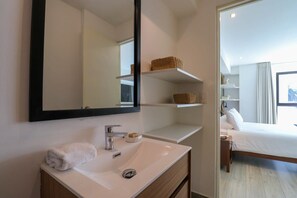 1 bedroom, iron/ironing board, bed sheets