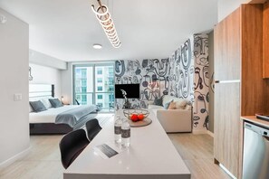 Iron/ironing board, WiFi, bed sheets - Artistic Unique Studio Bay And Pool Views / Miami (Miami)