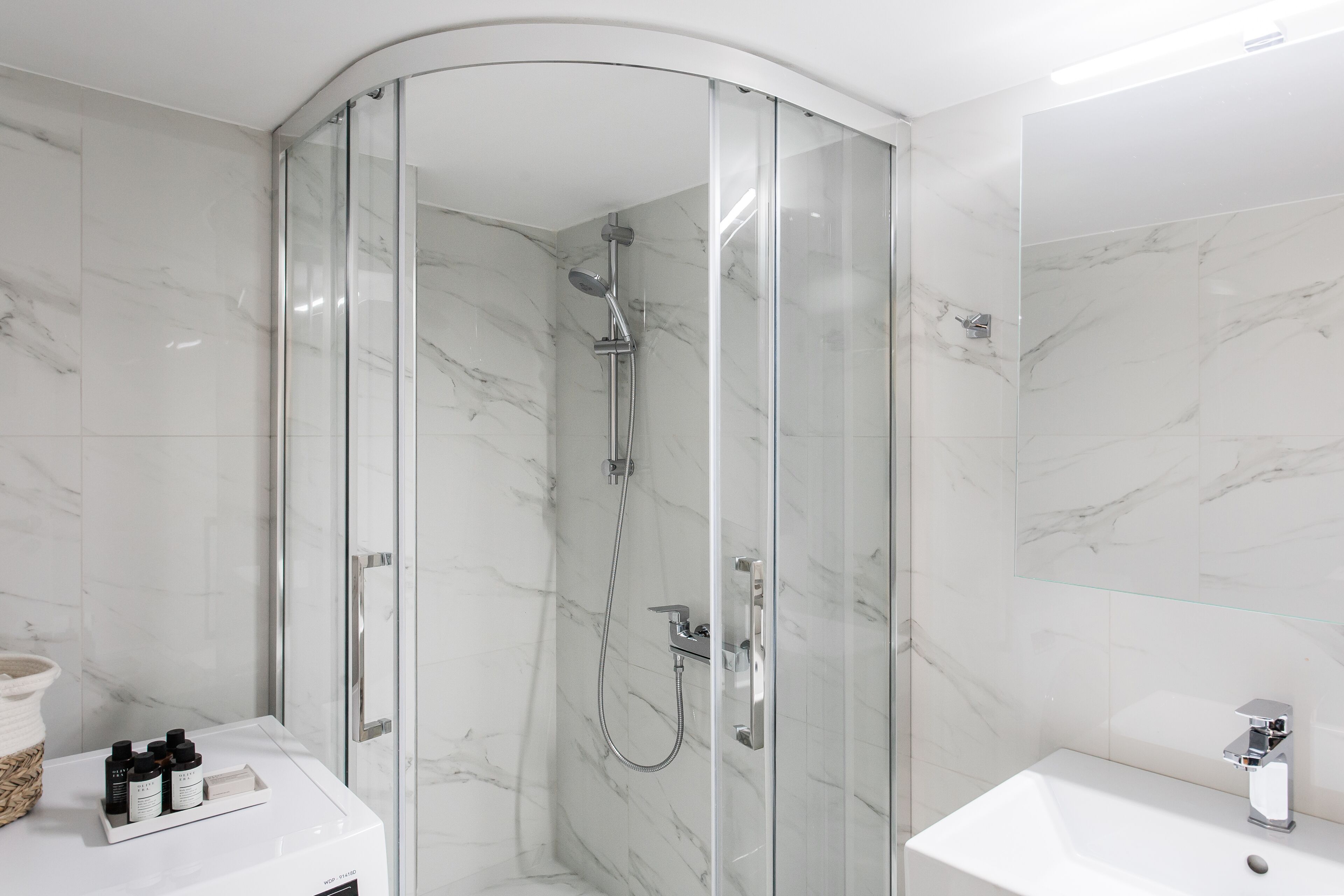 Apartment, 2 Bedrooms | Bathroom | Shower, free toiletries, hair dryer, towels