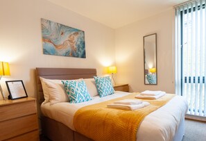 2 habitaciones, decoración personalizada y muebles diferentes 