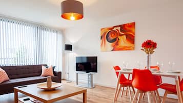 Apartment, 2 Bedrooms, Non Smoking | In-room dining