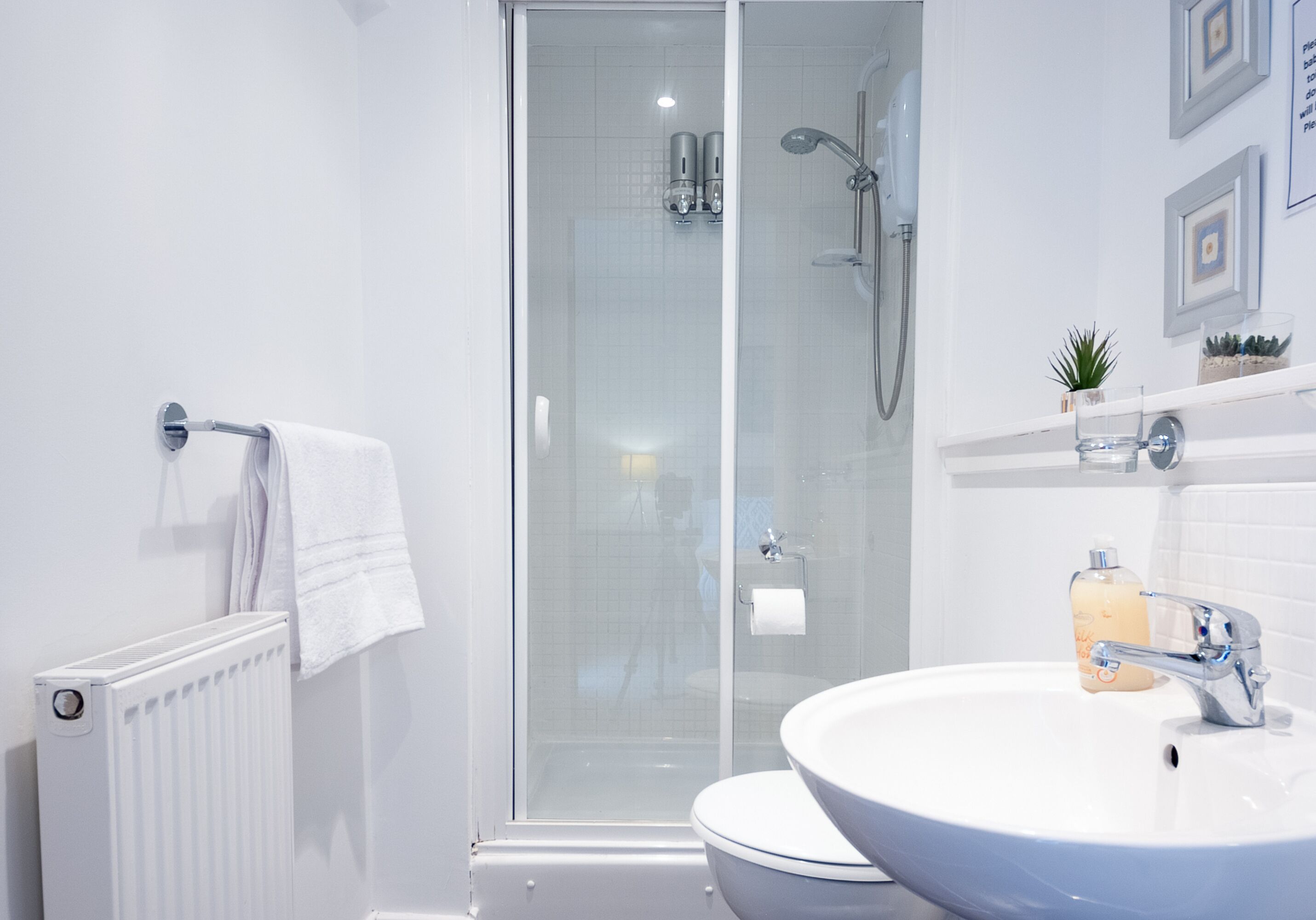 Apartment, 2 Bedrooms, Non Smoking | Bathroom | Free toiletries, hair dryer, towels, soap
