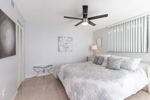 2 bedrooms, iron/ironing board, WiFi, bed sheets - Le Montcalm 804 STR-01923 (Sunny Isles Beach)
