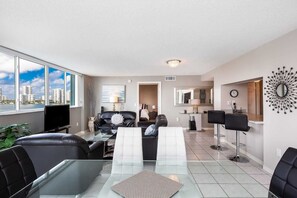 Interior - Le Montcalm 804 STR-01923 (Sunny Isles Beach)