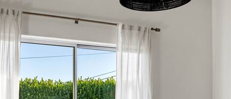 Smart TV, mesa de pingue-pongue