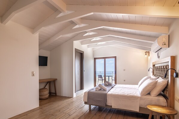 3 bedrooms, in-room safe, iron/ironing board, free WiFi