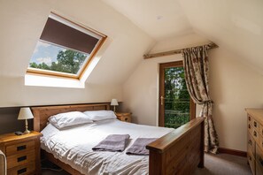 9 bedrooms, iron/ironing board, travel cot, free WiFi