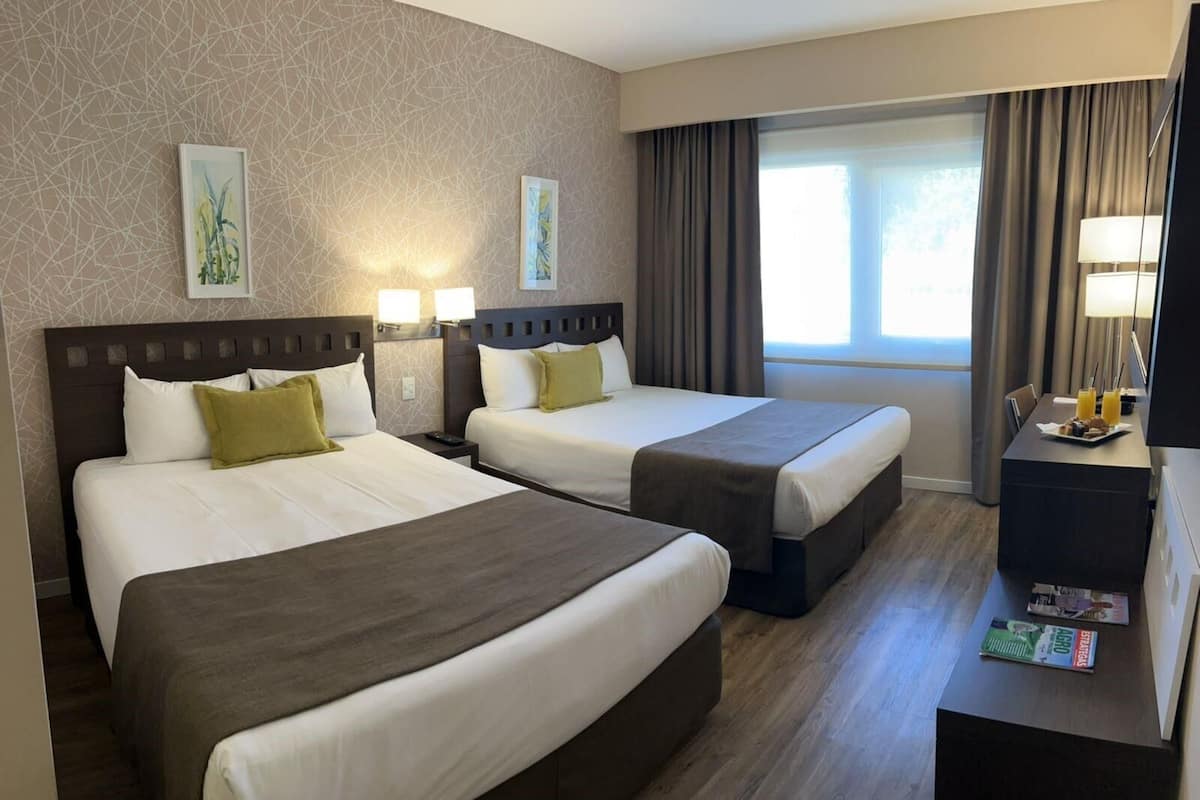Minibar, in-room safe, desk, iron/ironing board (on request)