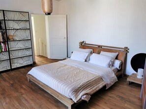 3 bedrooms, iron/ironing board, free WiFi