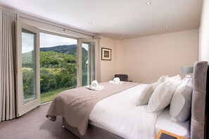 6 habitaciones, tabla de planchar con plancha, internet y ropa de cama 