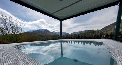 Lowfield House - Five Bedroom House, Sleeps 10