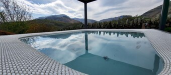 Lowfield House - Five Bedroom House, Sleeps 10